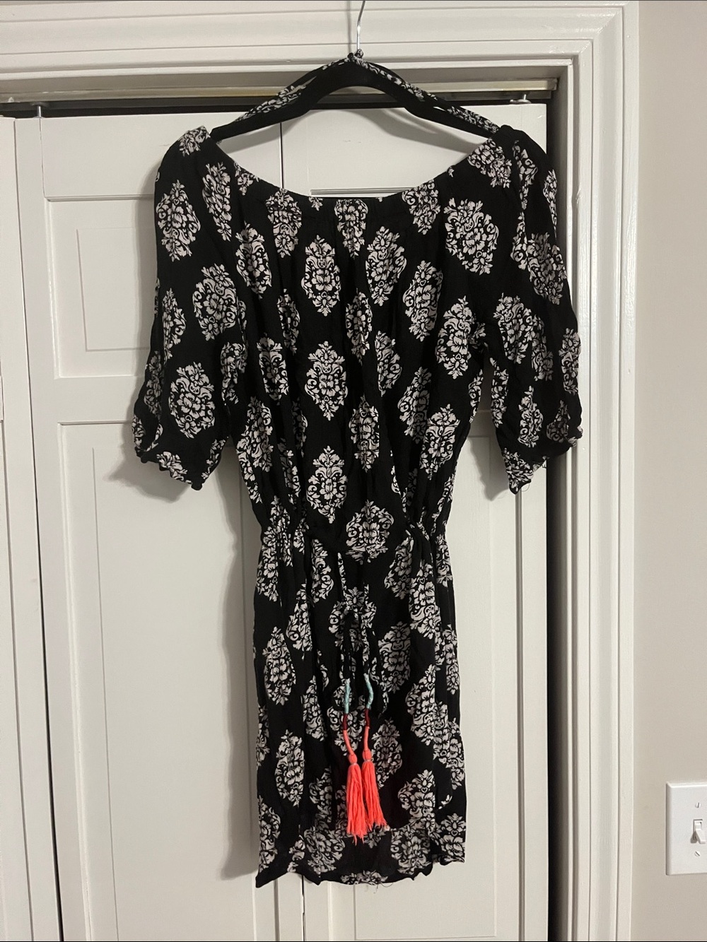 Black & White Printed coverup  with Tassel Tie